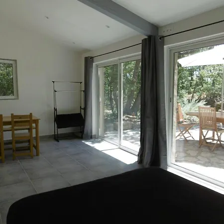 Pied A Terre Au Coeur Du Luberon, Provence * Viens
